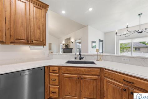 112 Jacob Drive Mankato MN 56001