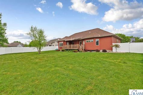 112 Jacob Drive Mankato MN 56001