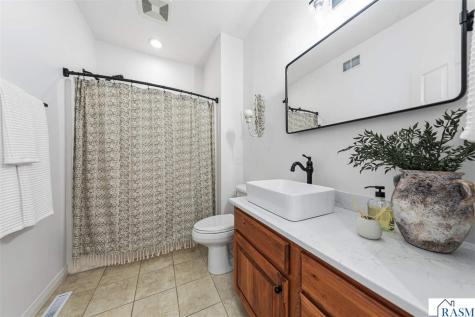 112 Jacob Drive Mankato MN 56001