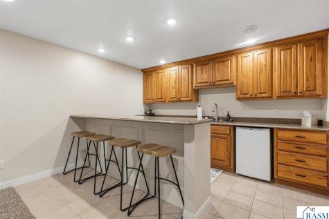 112 Jacob Drive Mankato MN 56001