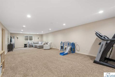 112 Jacob Drive Mankato MN 56001