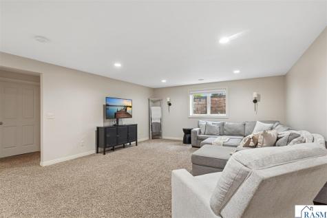 112 Jacob Drive Mankato MN 56001