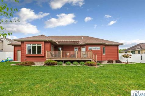 112 Jacob Drive Mankato MN 56001