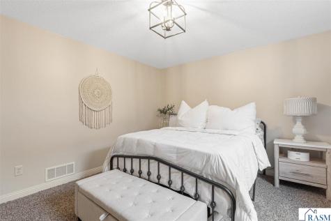 112 Jacob Drive Mankato MN 56001