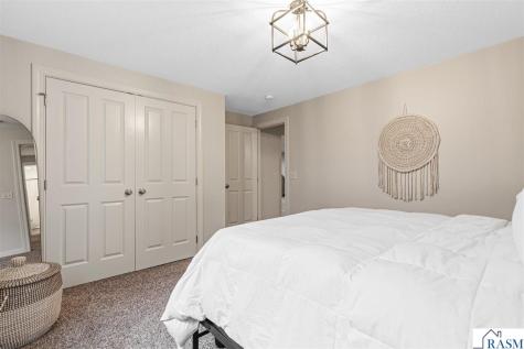 112 Jacob Drive Mankato MN 56001