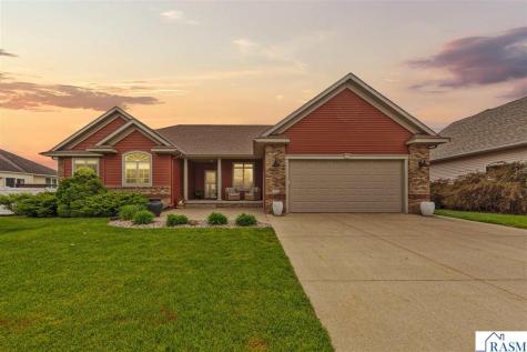 112 Jacob Drive Mankato MN 56001