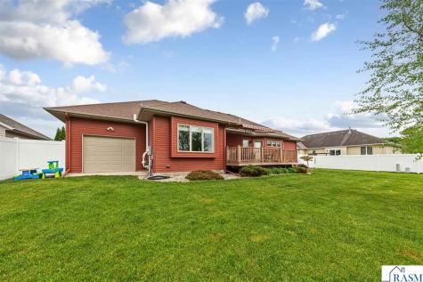 112 Jacob Drive Mankato MN 56001