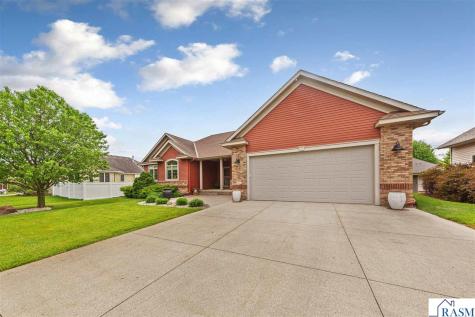 112 Jacob Drive Mankato MN 56001