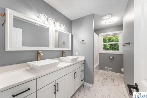 300 Viking Drive Mankato MN 56001