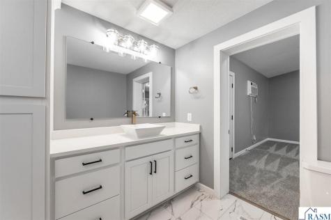 300 Viking Drive Mankato MN 56001
