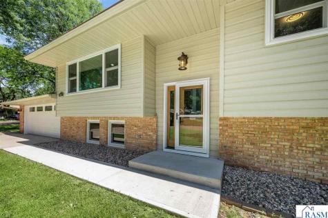 300 Viking Drive Mankato MN 56001