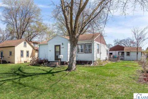1609 4TH Avenue Mankato MN 56001