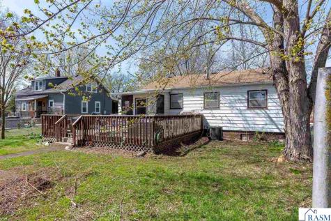 1609 4th Avenue Mankato MN 56001