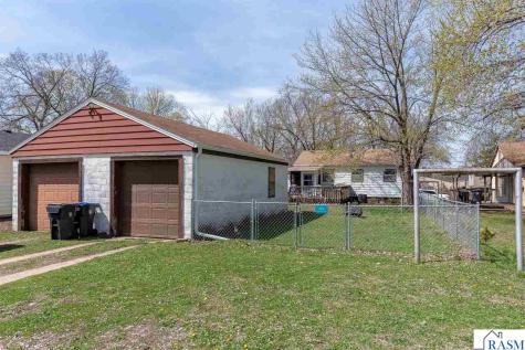 1609 4th Avenue Mankato MN 56001