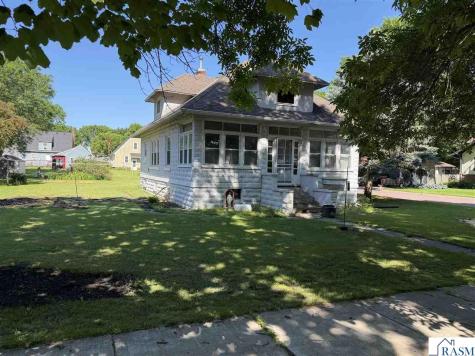 601 SE 1st Street Fairfax MN 55332