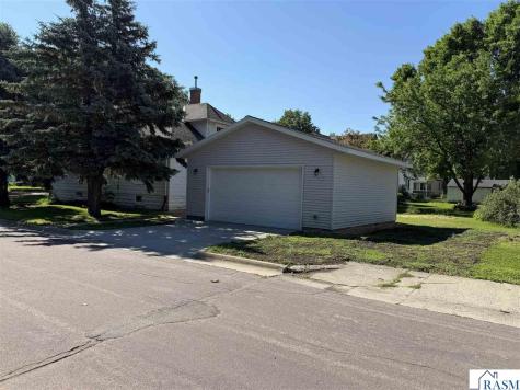 601 SE 1st Street Fairfax MN 55332