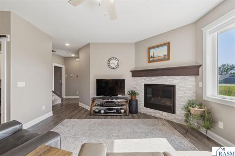 104 Dancing Waters Circle Mankato MN 56001