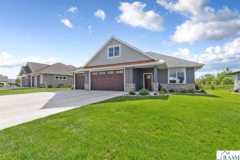 104 Dancing Waters Circle Mankato MN 56001