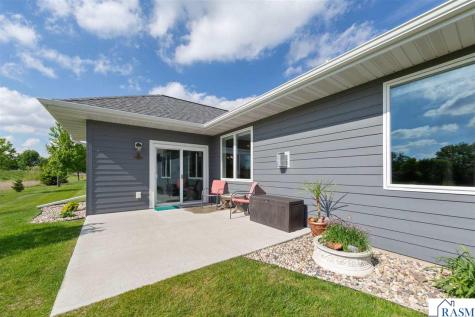 104 Dancing Waters Circle Mankato MN 56001