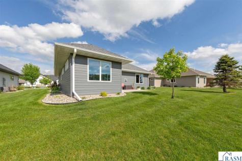 104 Dancing Waters Circle Mankato MN 56001
