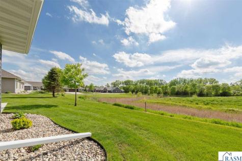 104 Dancing Waters Circle Mankato MN 56001
