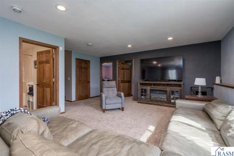 2080 Pratt Circle St. Peter MN 56082