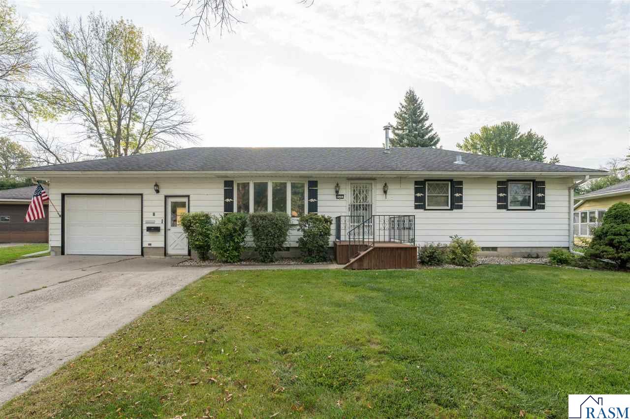 125 N Manitou Drive Mankato MN 56001-3517