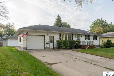 125 N Manitou Drive Mankato MN 56001-3517