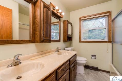 125 N Manitou Drive Mankato MN 56001-3517