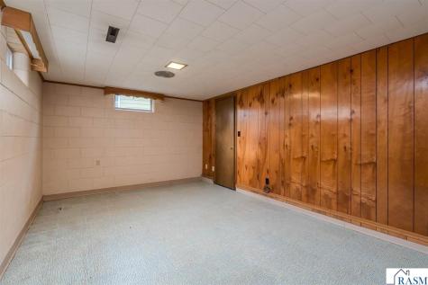 125 N Manitou Drive Mankato MN 56001-3517