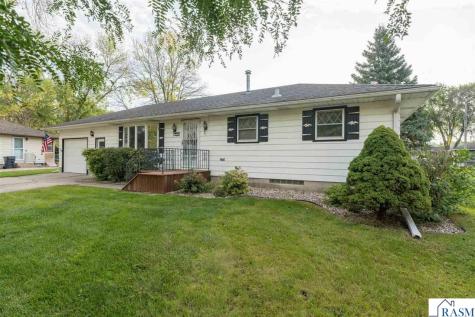 125 N Manitou Drive Mankato MN 56001-3517