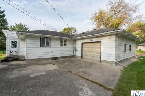 125 N Manitou Drive Mankato MN 56001-3517