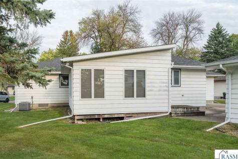 125 N Manitou Drive Mankato MN 56001-3517