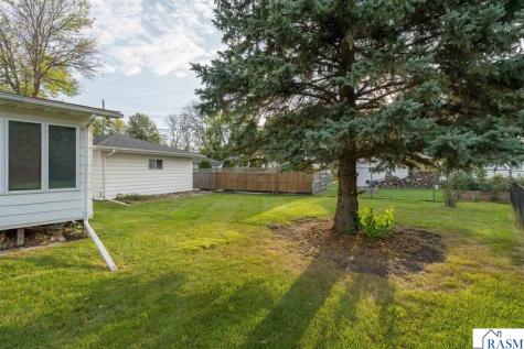 125 N Manitou Drive Mankato MN 56001-3517