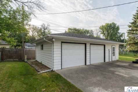 125 N Manitou Drive Mankato MN 56001-3517