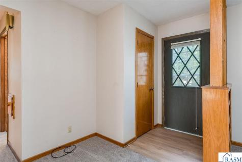 125 N Manitou Drive Mankato MN 56001-3517