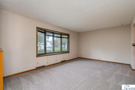 125 N Manitou Drive Mankato MN 56001-3517