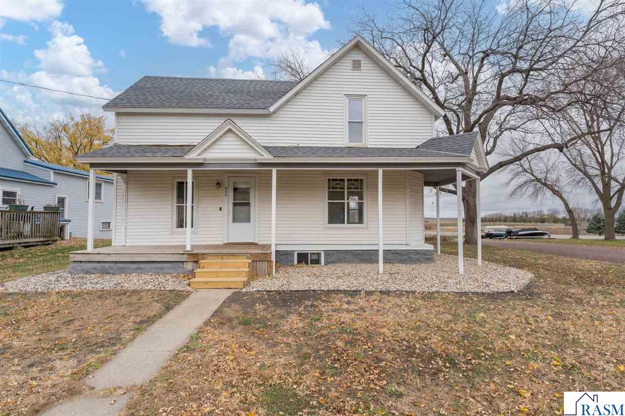 606 NE Smith Street Mapleton MN 56065