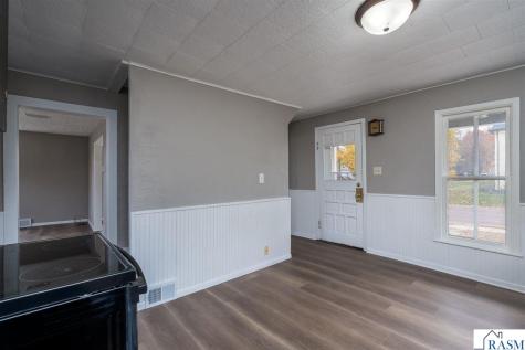 606 NE Smith Street Mapleton MN 56065