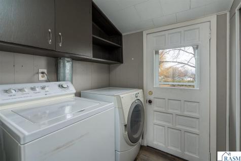 606 NE Smith Street Mapleton MN 56065