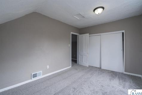 606 NE Smith Street Mapleton MN 56065