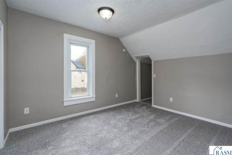 606 NE Smith Street Mapleton MN 56065