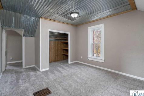 606 NE Smith Street Mapleton MN 56065