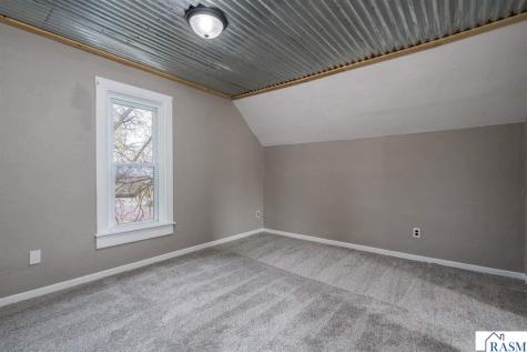 606 NE Smith Street Mapleton MN 56065