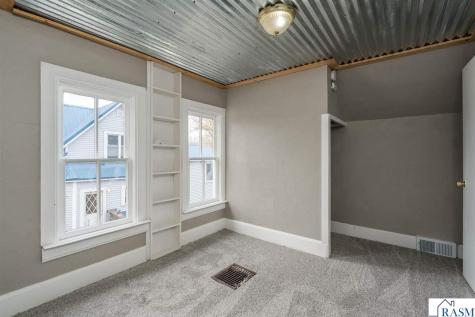 606 NE Smith Street Mapleton MN 56065