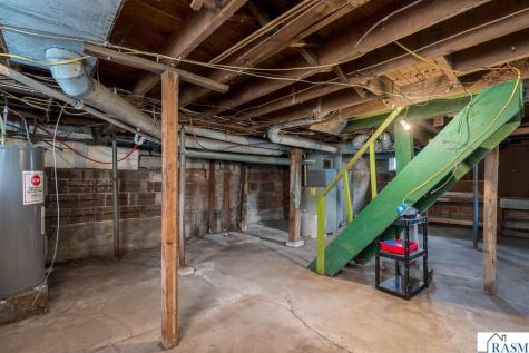 606 NE Smith Street Mapleton MN 56065