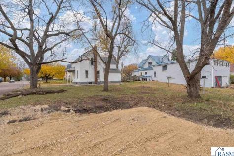 606 NE Smith Street Mapleton MN 56065