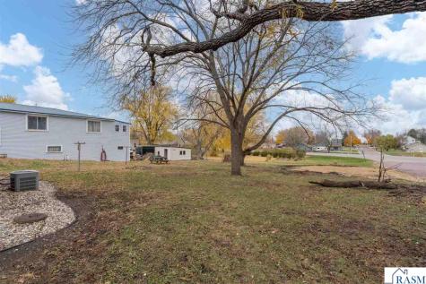 606 NE Smith Street Mapleton MN 56065