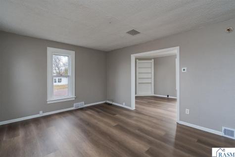 606 NE Smith Street Mapleton MN 56065