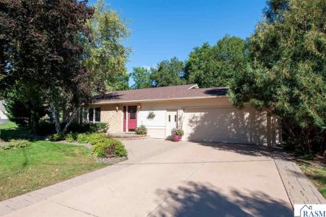 2 Capri Drive Mankato MN 56001